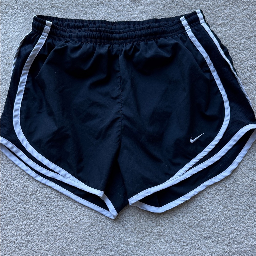 J. Crew Women's Crisp White Jean Shorts & one pair of Free Nike shorts - Picture 8 of 10